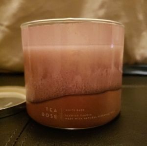 Bath and Body Works 3 wick candle - Tea Rose